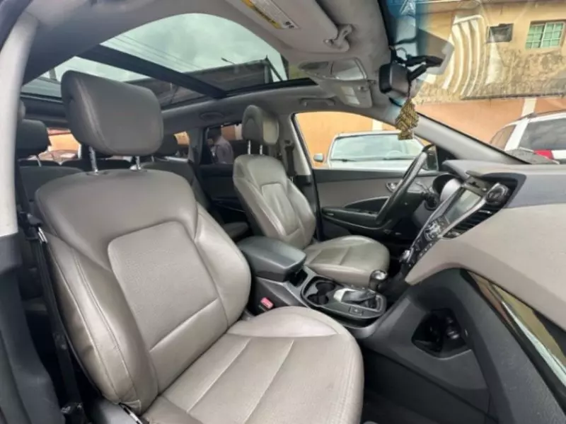 Hyundai Santa Fe - 2014