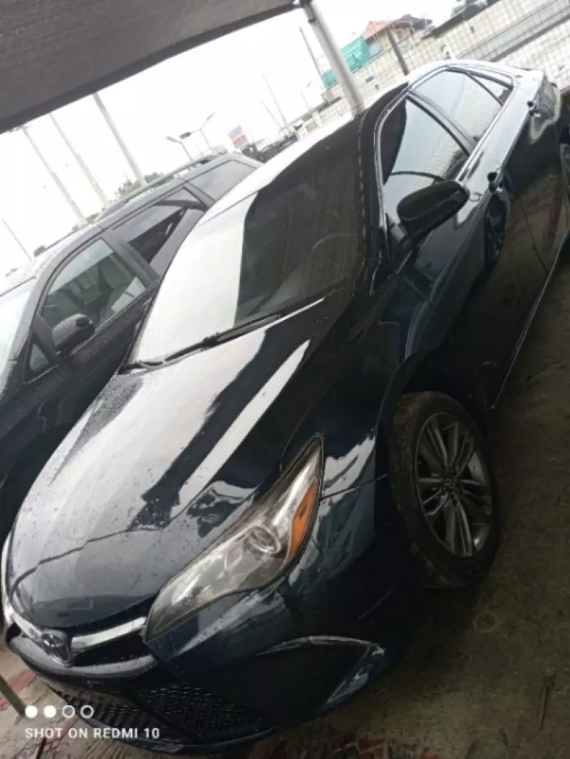 Toyota Camry   - 2016