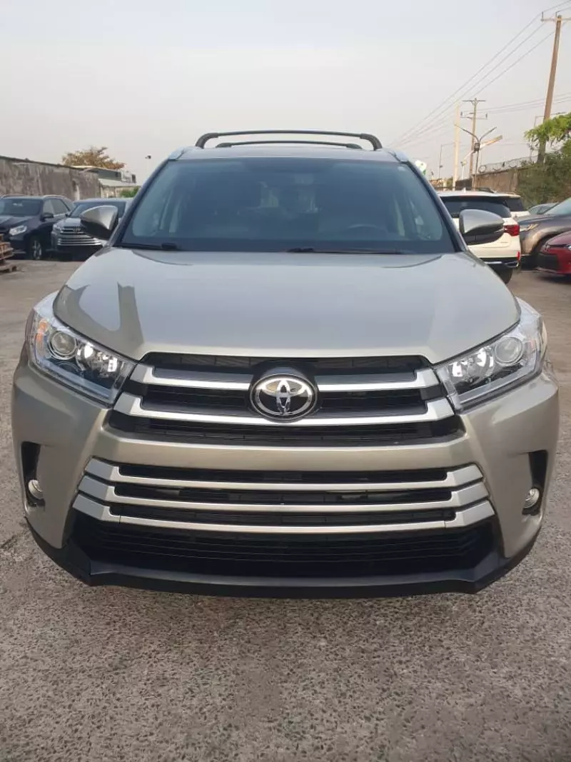 Toyota Highlander   - 2015