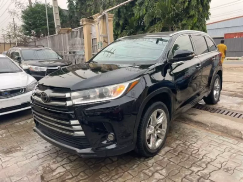 Toyota Highlander   - 2015