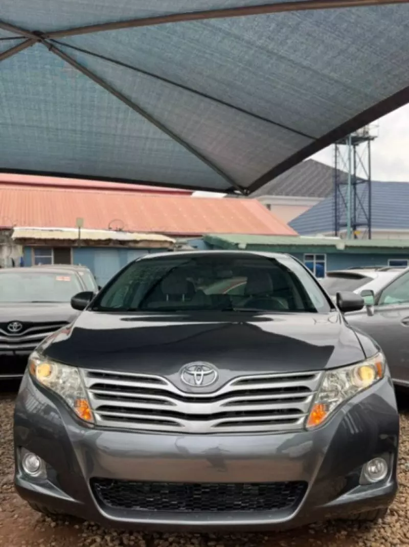 Toyota Venza   - 2012