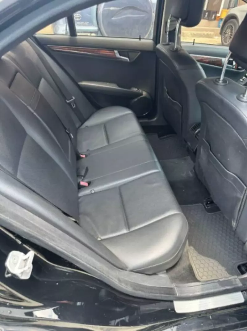 Mercedes-Benz C-Class   - 2010