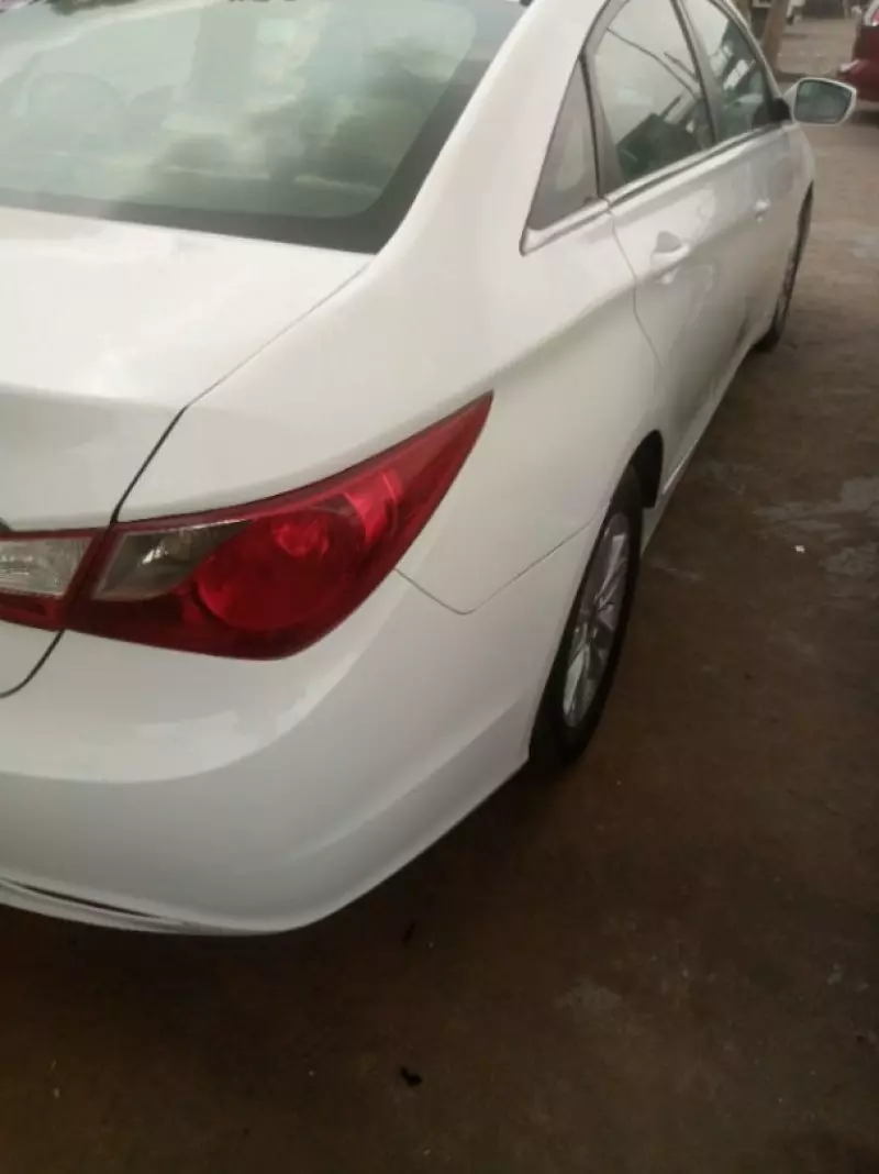 Hyundai Sonata   - 2013