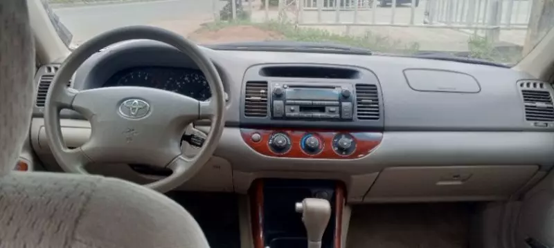 Toyota Camry   - 2004