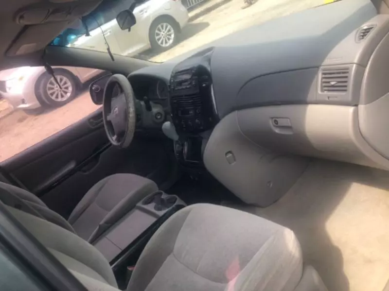 Toyota Sienna   - 2004