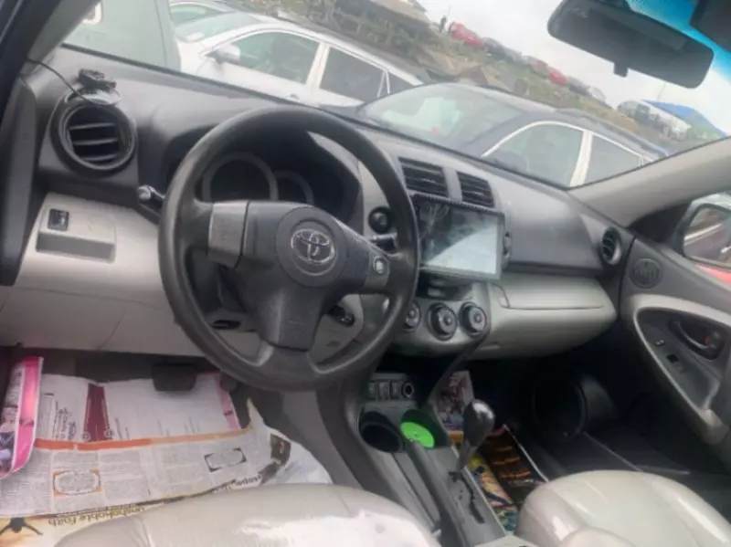 Toyota RAV 4   - 2010