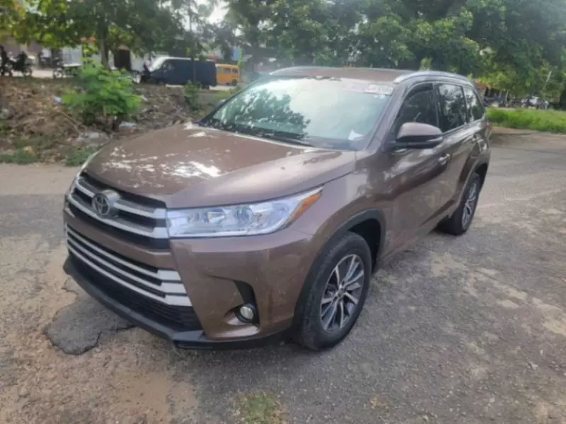 Toyota Highlander   - 2017