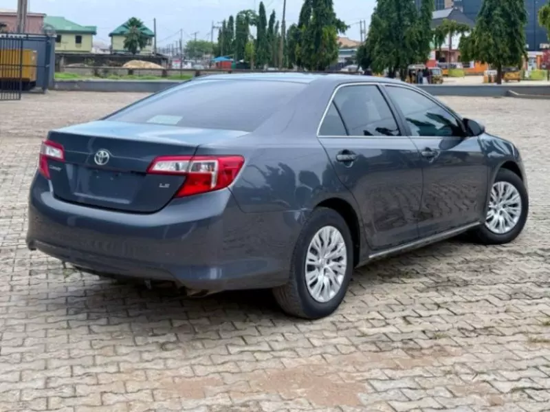 Toyota Camry   - 2012