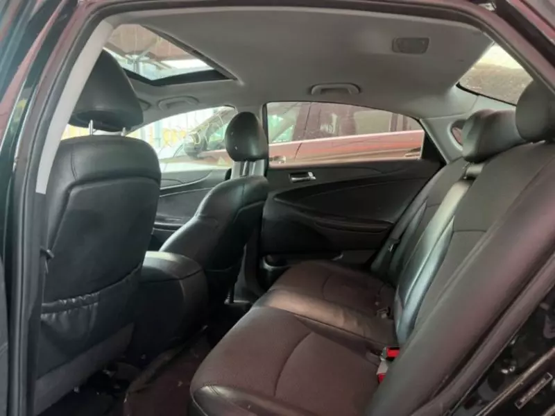 Hyundai Sonata   - 2012