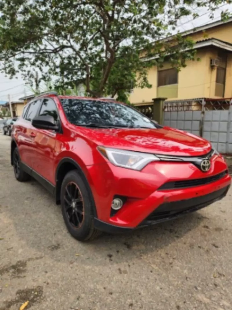 Toyota RAV 4   - 2017