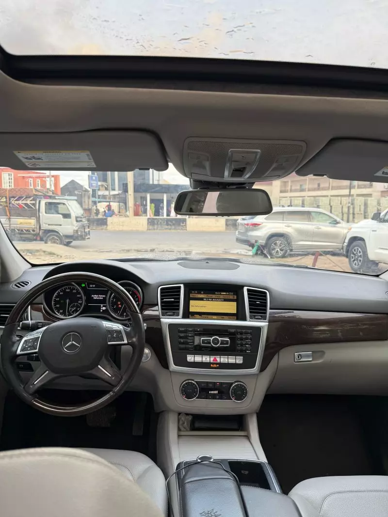 Mercedes-Benz ML 350   - 2012