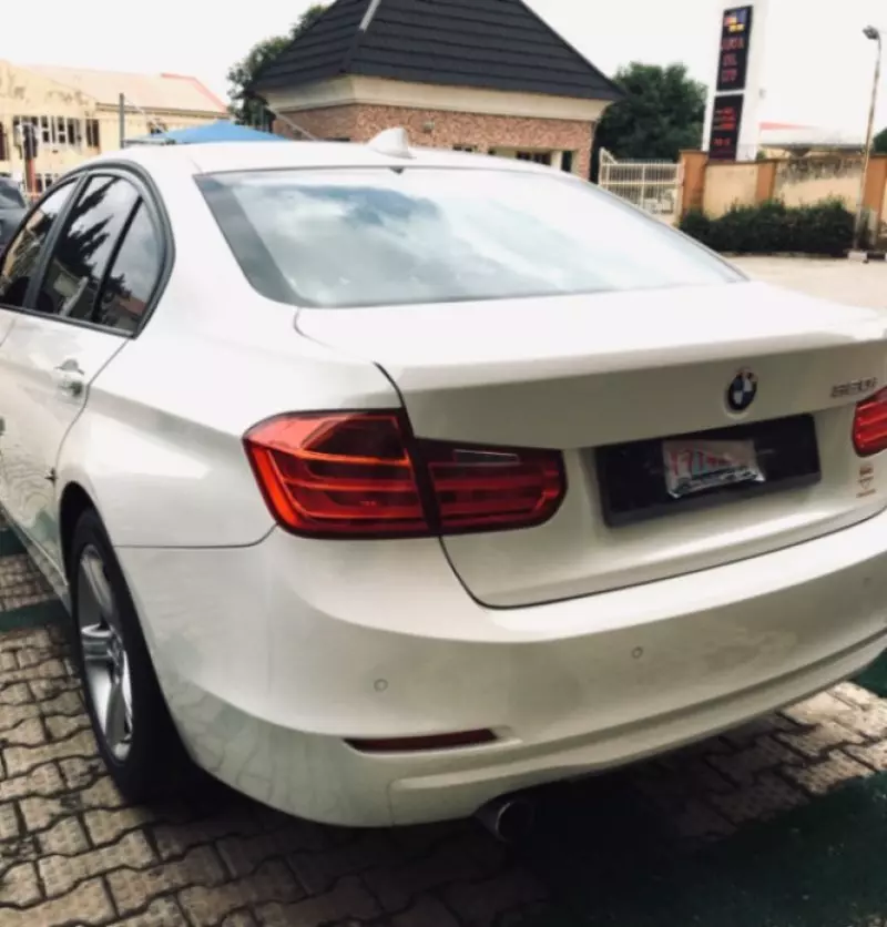 BMW 320i   - 2015