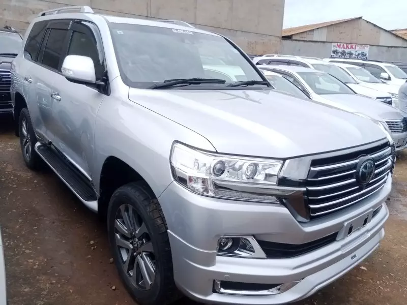 Toyota Landcruiser  V8   - 2019