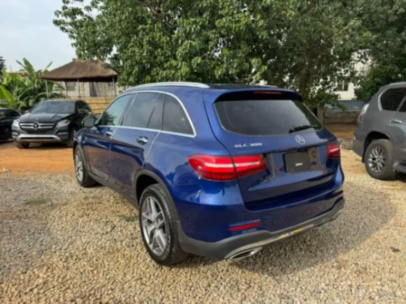 Mercedes-Benz GLC 300   - 2018