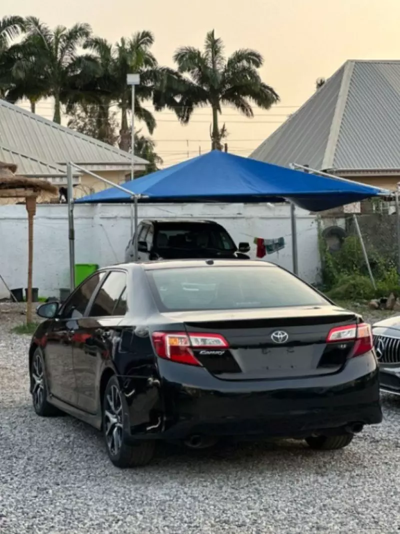 Toyota Corolla   - 2012