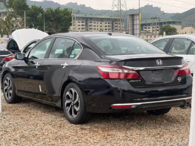 Honda Accord   - 2016