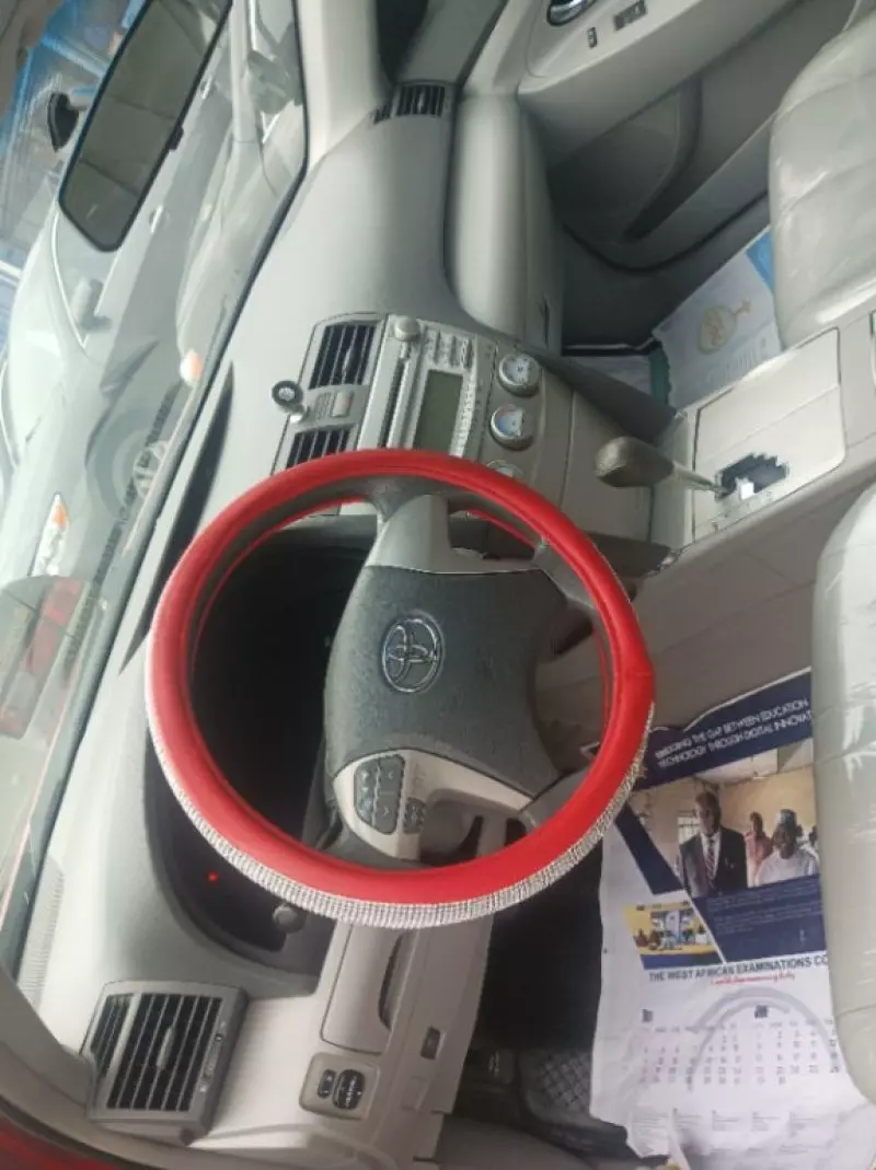 Toyota Camry   - 2011