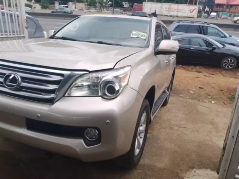 Lexus GX 460   - 2010