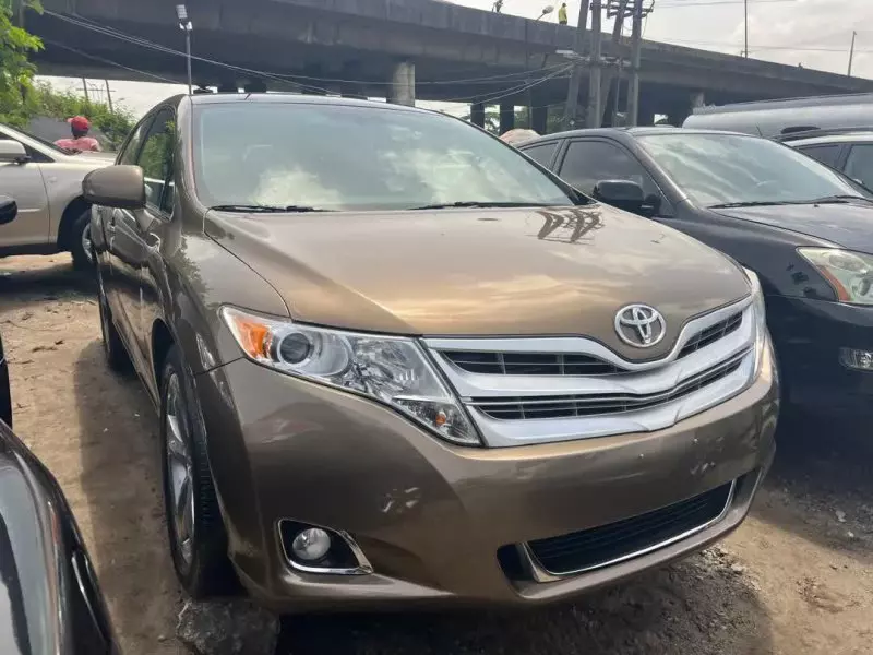 Toyota Venza   - 2012