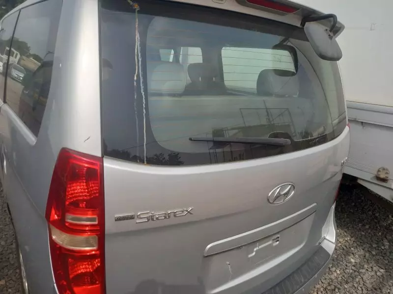 Hyundai H-1 Starex   - 2009