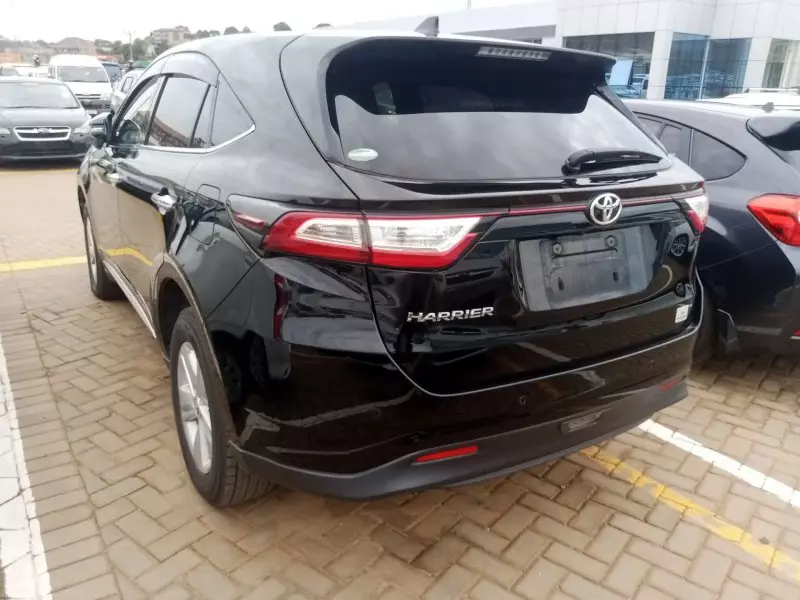 Toyota Harrier   - 2017