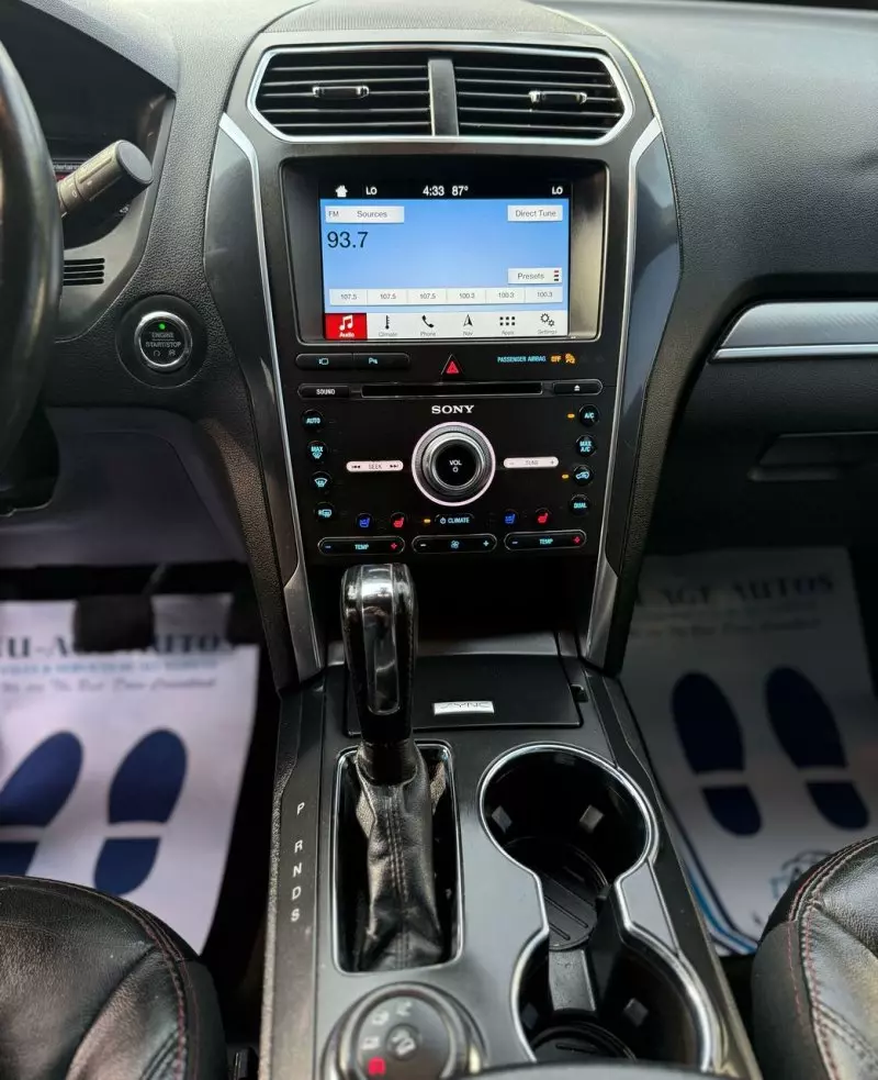 Ford Explorer   - 2018