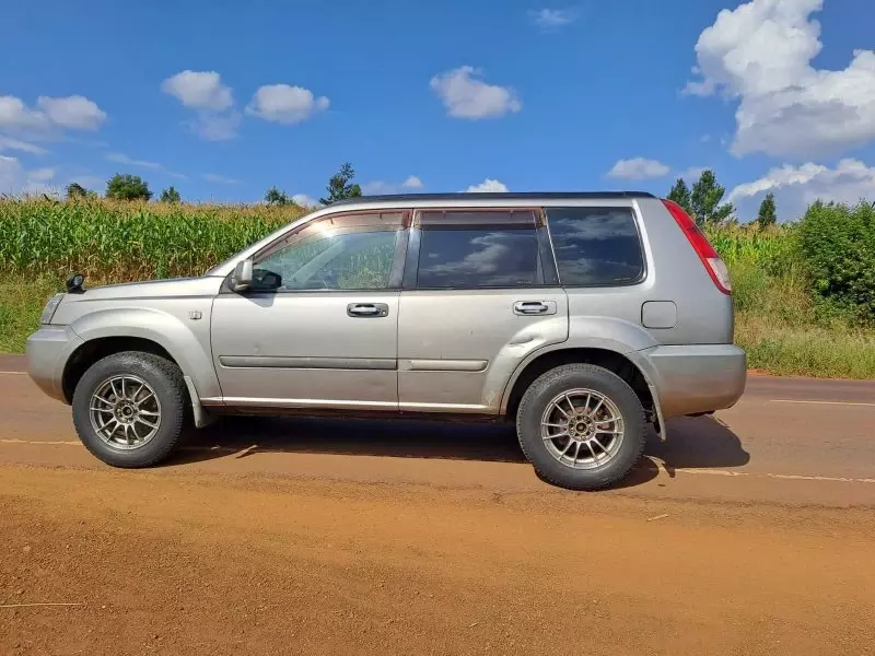 Nissan X-Trail   - 2005