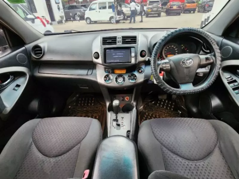 Toyota Vanguard    - 2011
