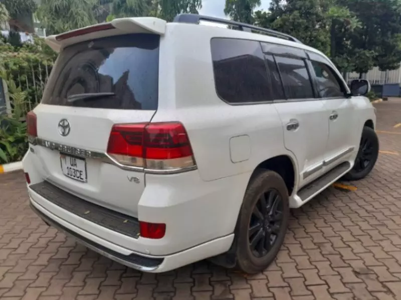 Toyota Landcruiser  V8