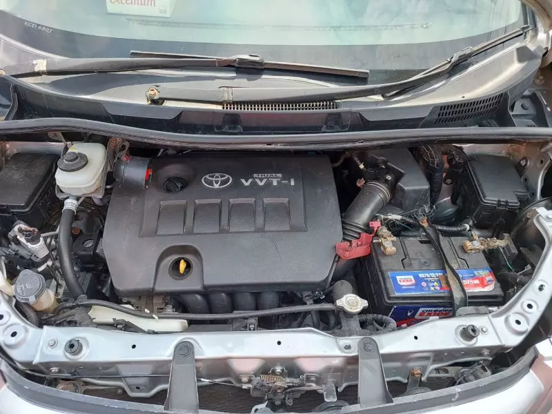 Toyota Noah   - 2008