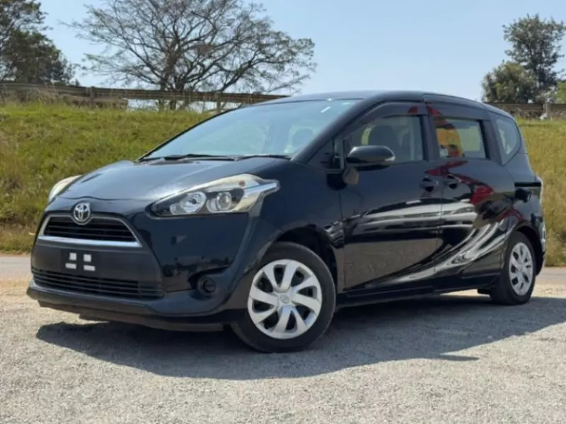 Toyota Sienta   - 2017