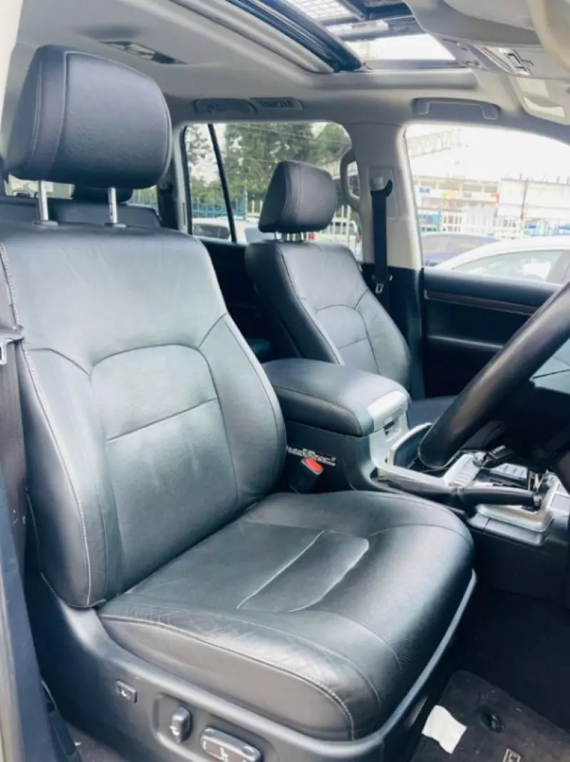 Toyota  Land Cruiser VXR V8   - 2020