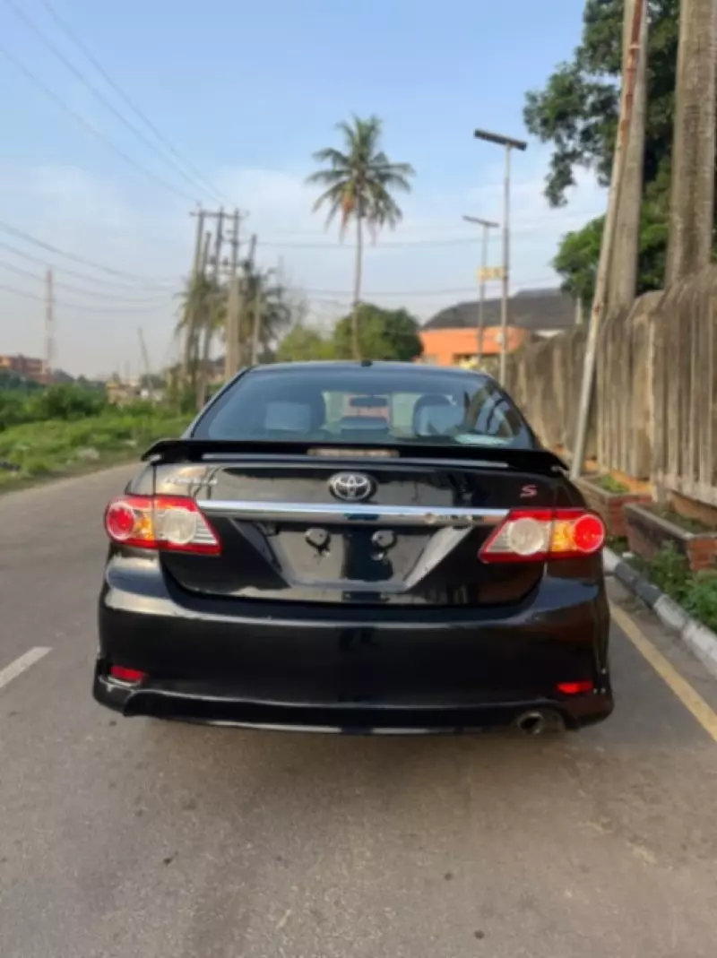 Toyota Corolla - 2012