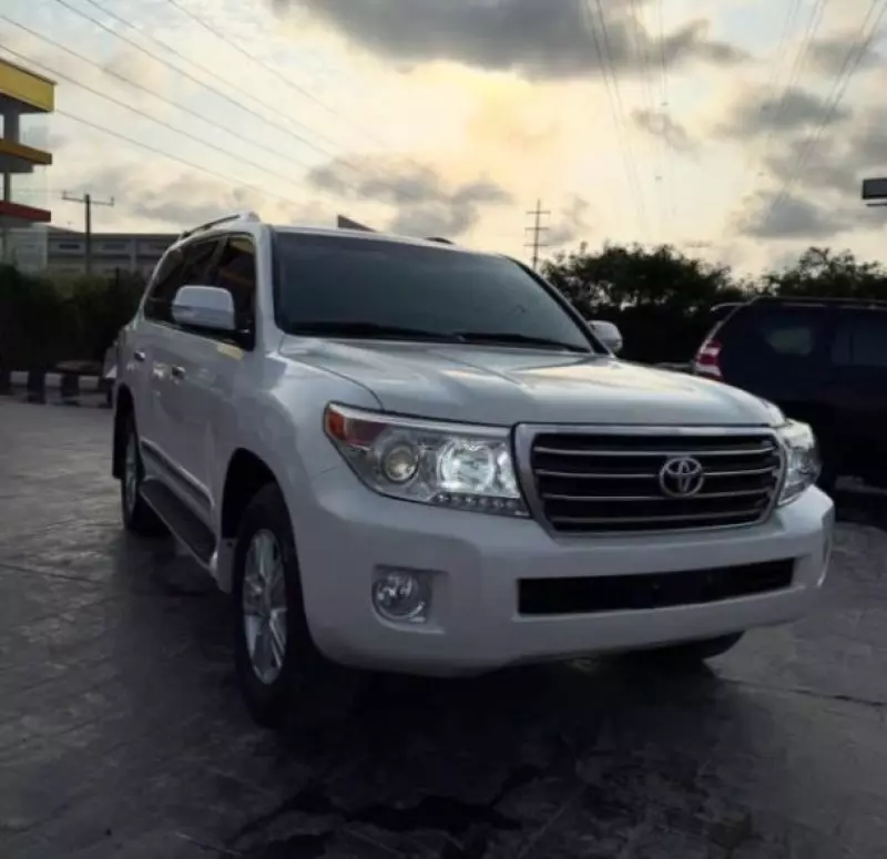 Toyota Land Cruiser GXR   - 2013