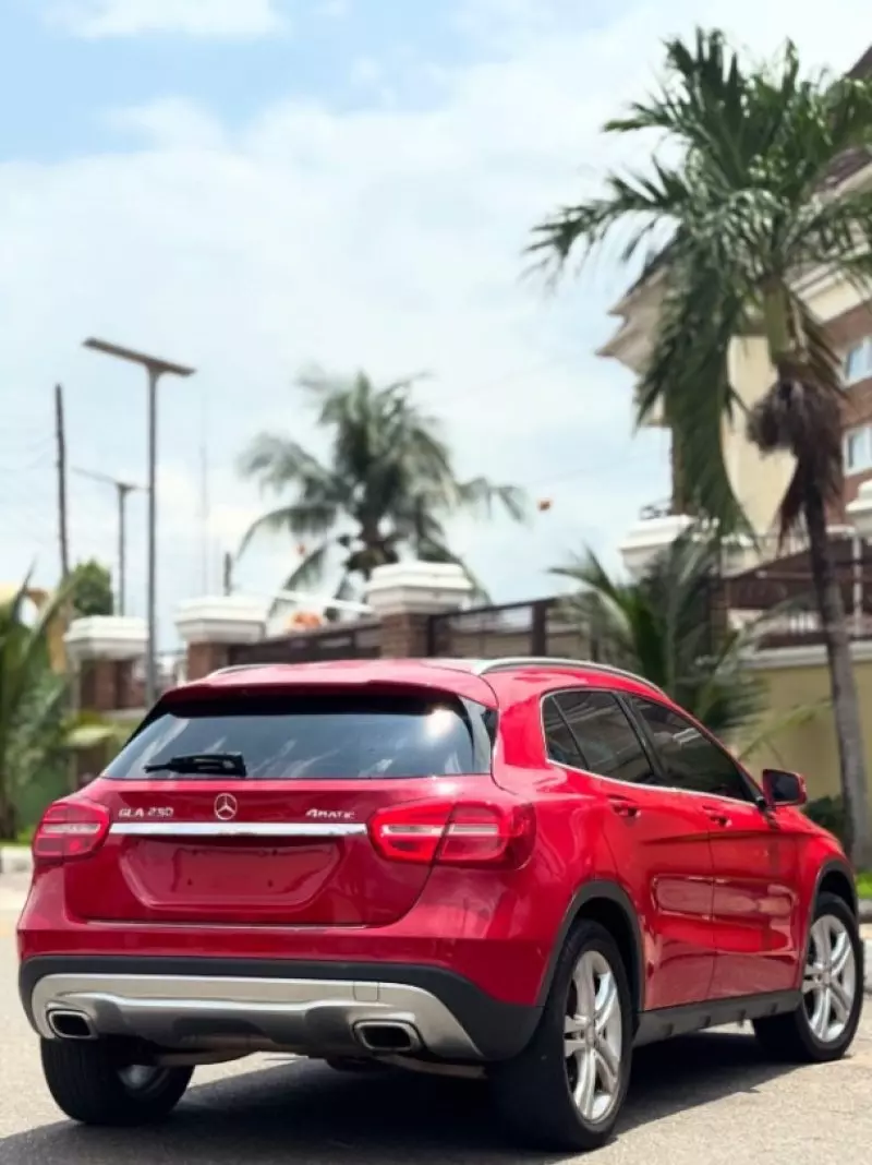 Mercedes-Benz GLA 250   - 2015