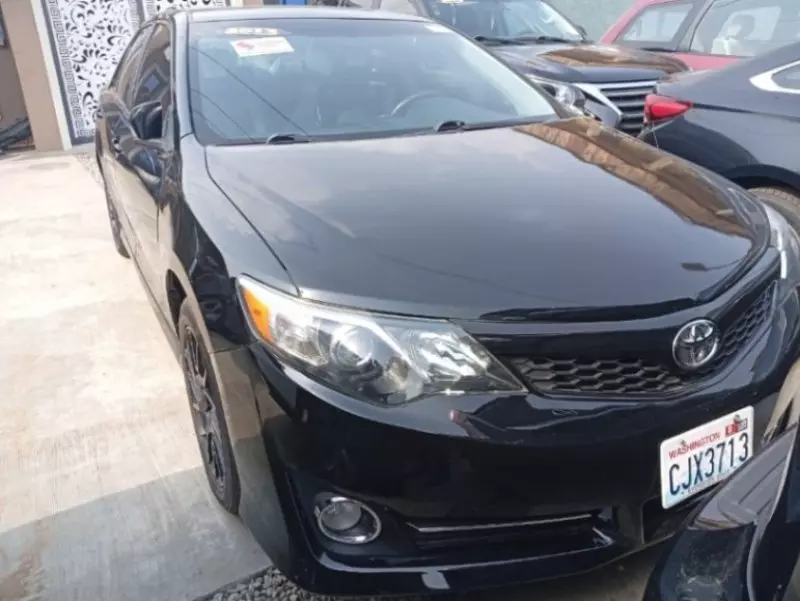 Toyota Camry - 2012