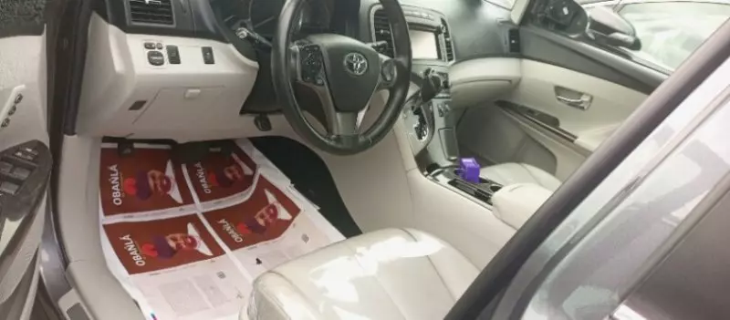Toyota Venza   - 2014
