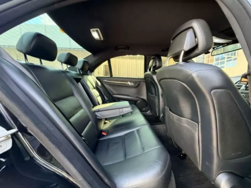 Mercedes-Benz C200   - 2010