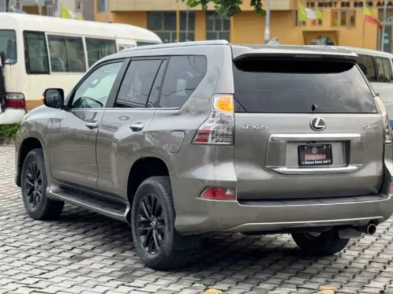 Lexus GX 460   - 2022