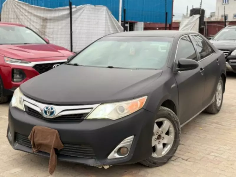 Toyota Camry   - 2012