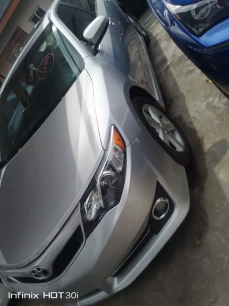 Toyota Camry   - 2013