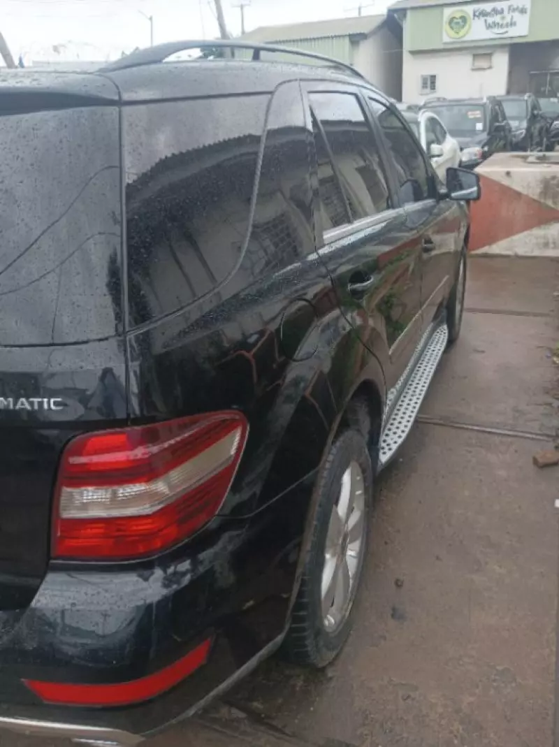 Mercedes-Benz ML 350   - 2010