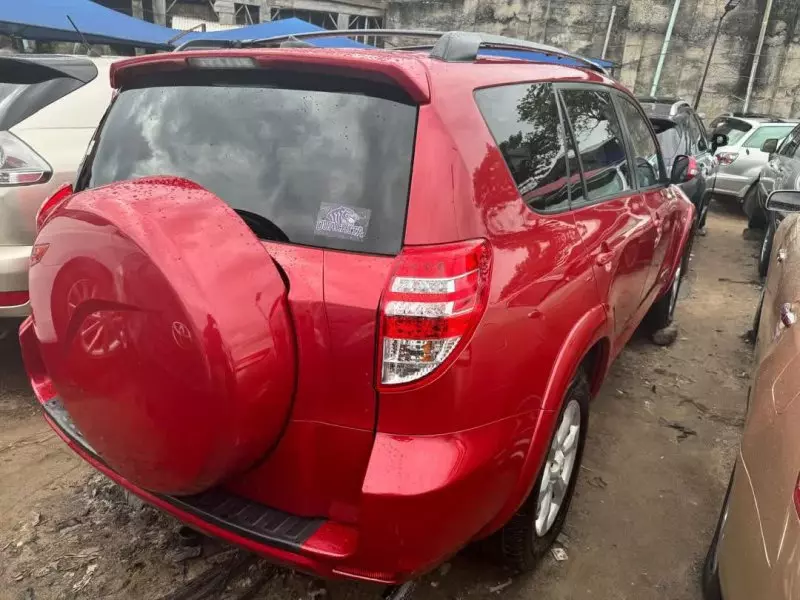 Toyota RAV 4   - 2011