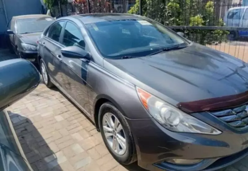 Hyundai Sonata   - 2013