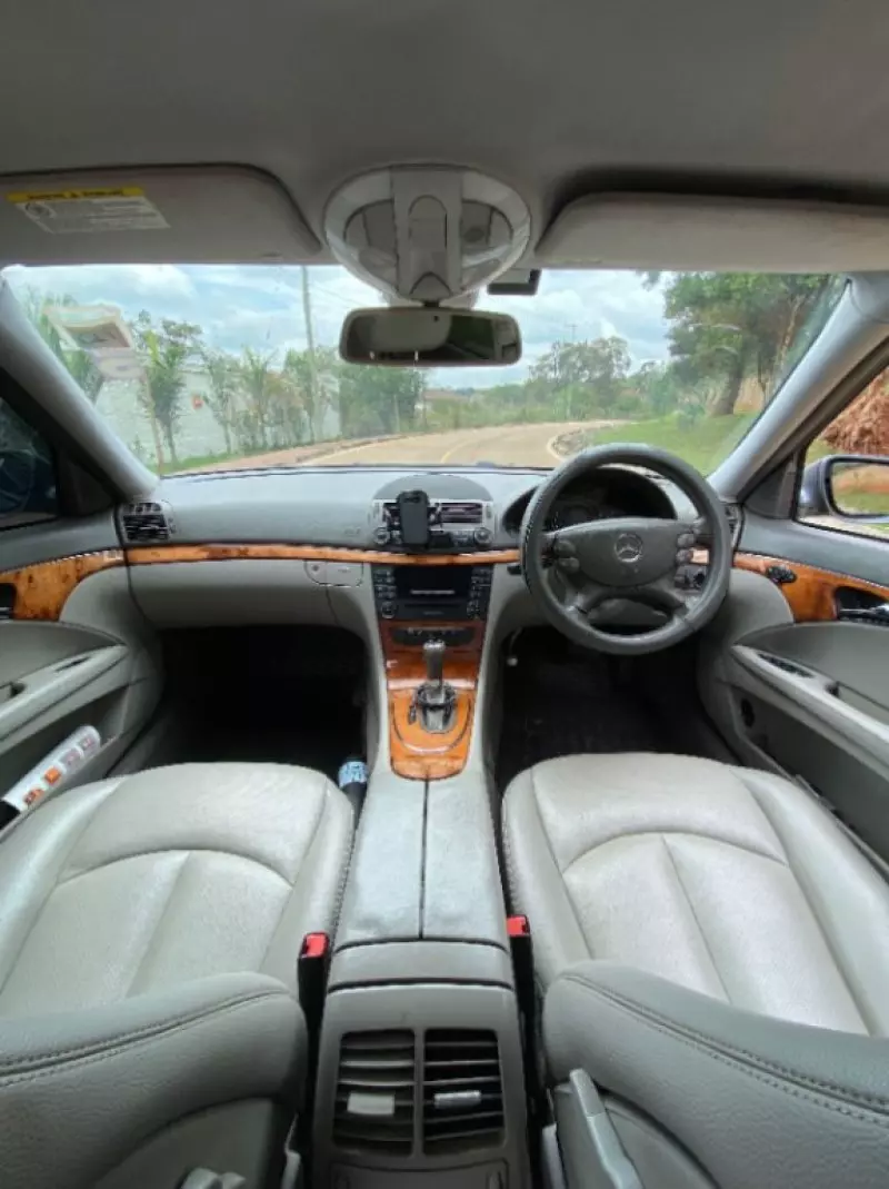 Mercedes-Benz E 200   - 2007