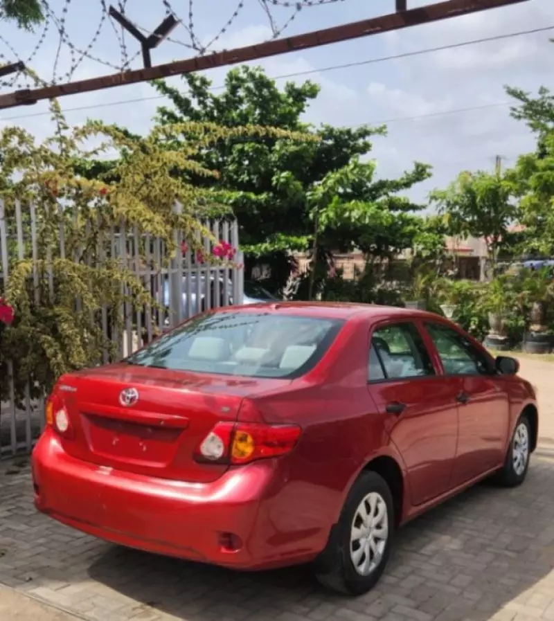 Toyota Corolla   - 2010