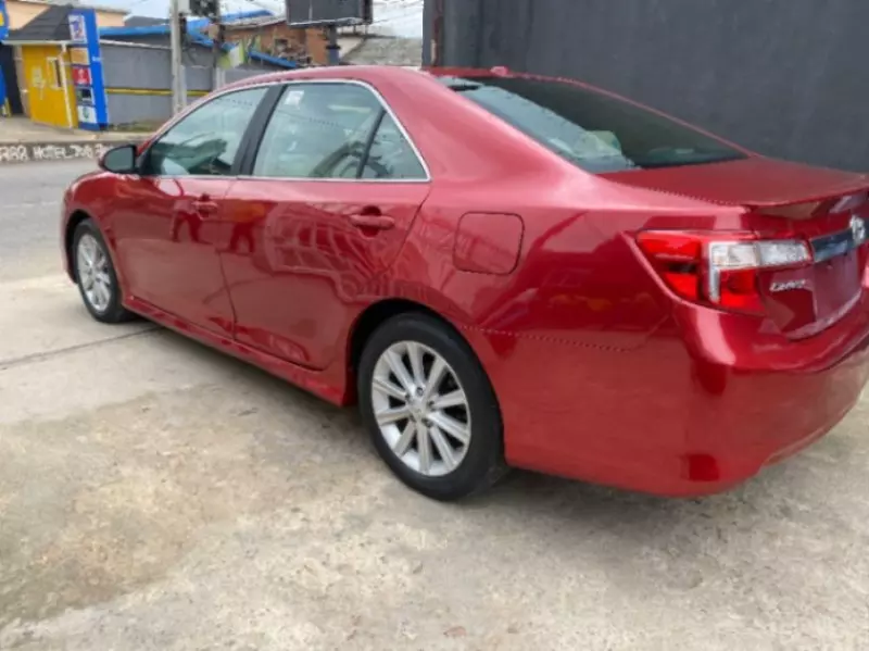 Toyota Camry   - 2014