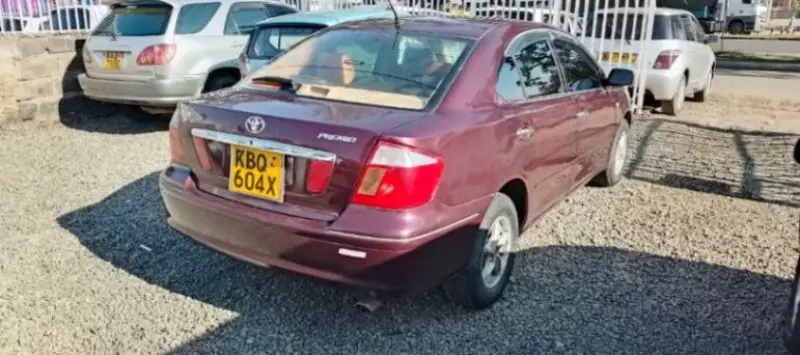Toyota Premio    - 2005