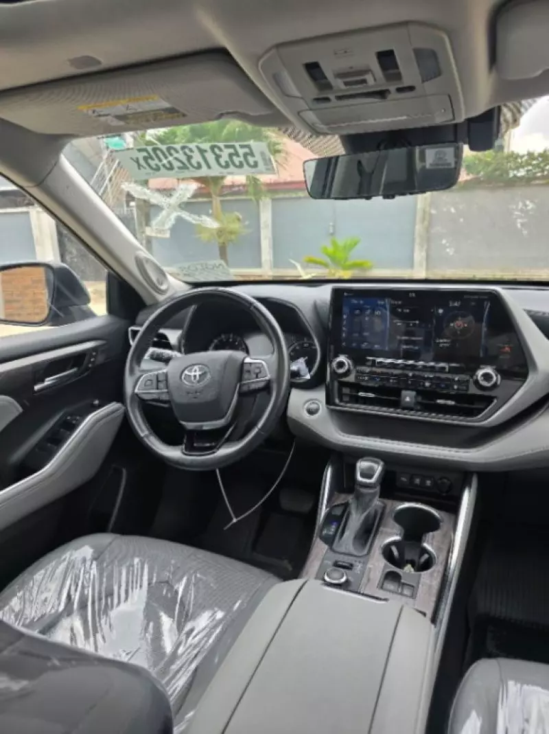 Toyota Highlander - 2021