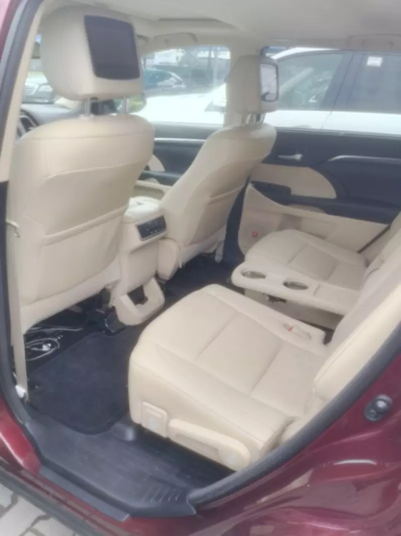 Toyota Highlander   - 2014
